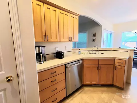 Kitchen - 1100 E Wright St, Boise, ID 83706 photo 3 of 3
