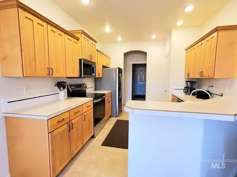 Kitchen - 1100 E Wright St, Boise, ID 83706 photo 2 of 3