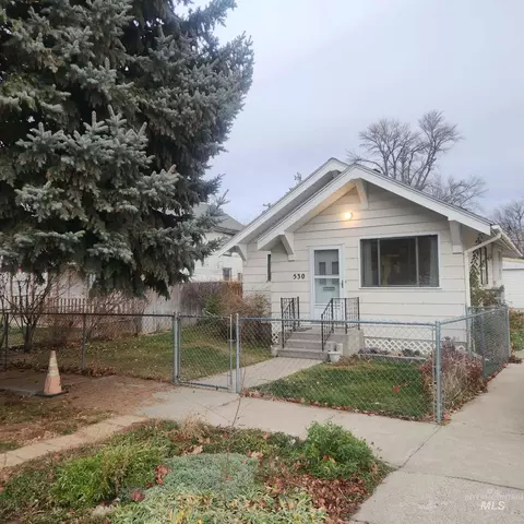530 California St, Gooding, ID 83330
