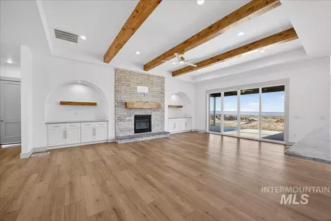 Living - 23739 Legends Ln, Caldwell, ID 83607 photo 2 of 4