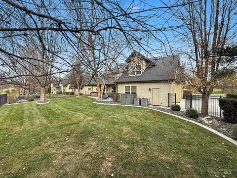 Exterior - 2425 S Chipper Way, Eagle, ID 83616 photo 3 of 8