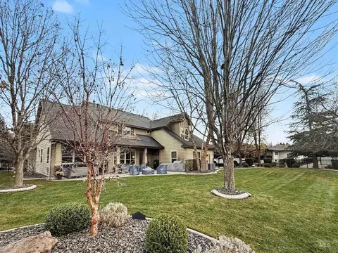 Exterior - 2425 S Chipper Way, Eagle, ID 83616 photo 5 of 8