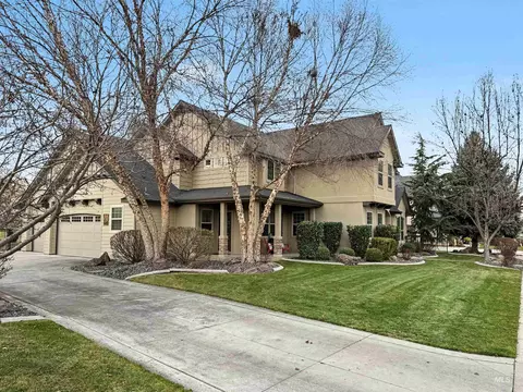 Exterior - 2425 S Chipper Way, Eagle, ID 83616 photo 7 of 8