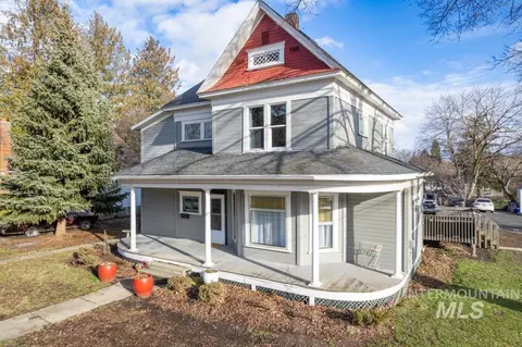 424 S Vanburen, Moscow, ID 83843