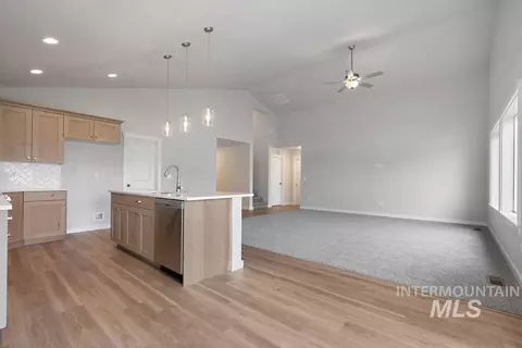 Living - 1355 Crescent St, Weiser, ID 83672 photo 1 of 1