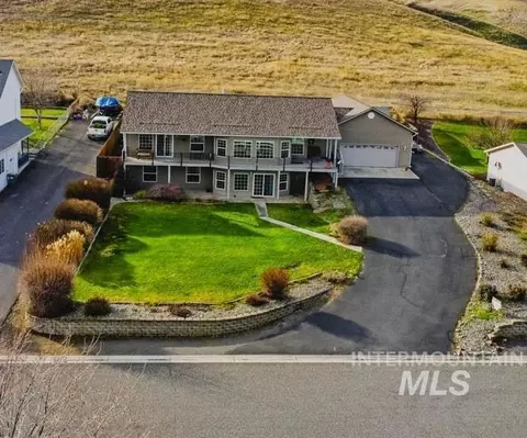 3824 Pleasant View Dr, Clarkston, WA 99403