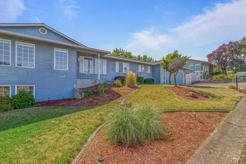 2901 Knollcrest Dr, Lewiston, ID 83501