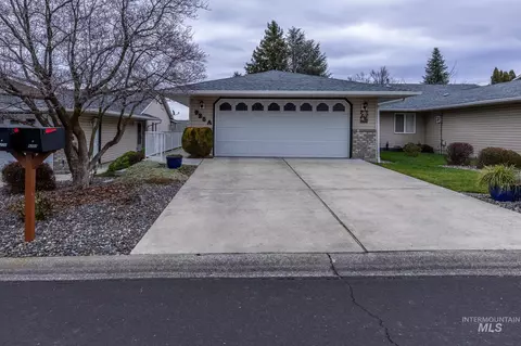 925 Hawthorne St #A, Lewiston, ID 83501