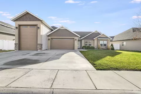 2734 Meadowbrook Dr, Twin Falls, ID 83301