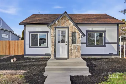 207 10th Ave N, Nampa, ID 83687