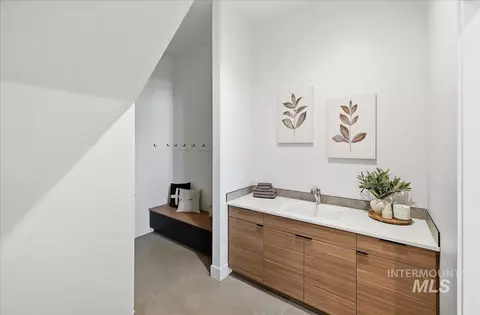 Entry Way - 764 E Ashbourne Ln, Eagle, ID 83616 photo 2 of 3