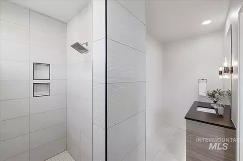Bath - 764 E Ashbourne Ln, Eagle, ID 83616 photo 5 of 9