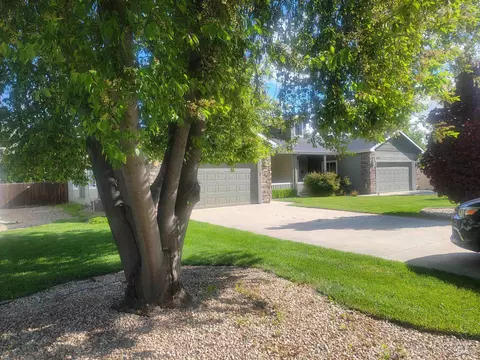 1638 W Raincrest Dr, Meridian, ID 83646
