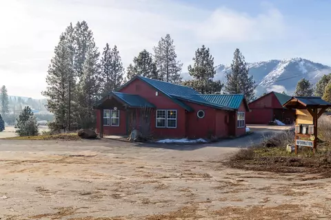 609 S Middlefork Rd, Garden Valley, ID 83622