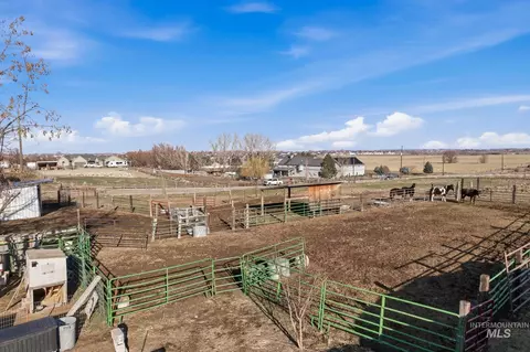 Exterior - 603 E King Rd, Kuna, ID 83634 photo 6 of 11