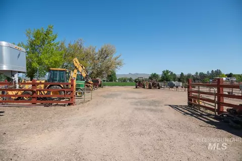 Exterior - 733 Pringle Rd, Weiser, ID 83672 photo 12 of 21