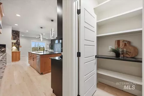 Entry Way - 7818 Flathead Lake St, Eagle, ID 83616 photo 4 of 5