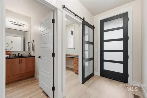 Entry Way - 7818 Flathead Lake St, Eagle, ID 83616 photo 2 of 5