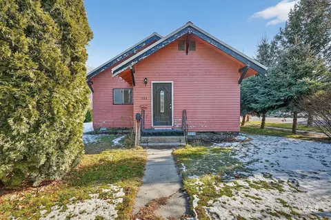 1002 E St, Rupert, ID 83350