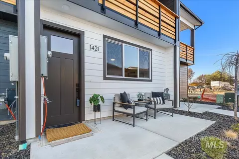 1451 N Bluffs Ridge Ln, Boise, ID 83704