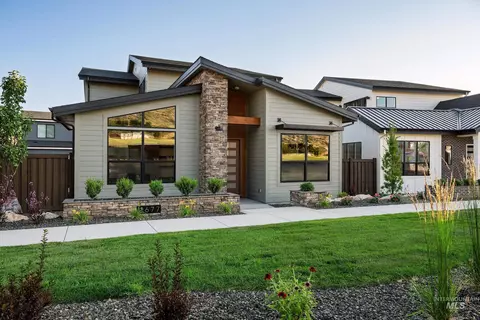 11677 N Rabbitbrush Way, Boise, ID 83714