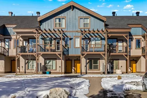 212 Broken Pine Ln, Mccall, ID 83638