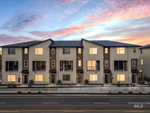 1707 S Federal Way, Boise, ID 83705
