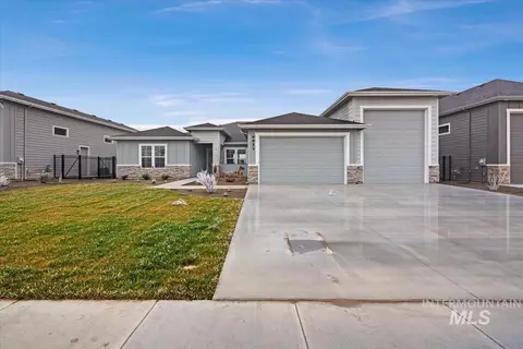9953 S Peregrine Falcon Ave, Nampa, ID 83686