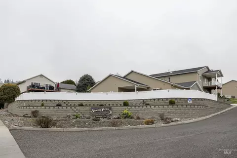 910 Vineland Dr #6, Clarkston, WA 99403