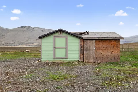 Exterior - 2284 Weiser River Rd, Weiser, ID 83672 photo 3 of 8