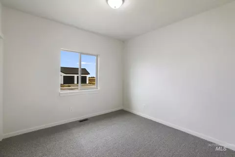 Bedroom - 902 23rd Ave E, Jerome, ID 83338 photo 5 of 7