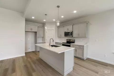Kitchen - 902 23rd Ave E, Jerome, ID 83338 photo 1 of 3