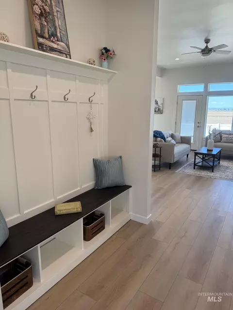 Entry Way - 902 23rd Ave E, Jerome, ID 83338 photo 2 of 2