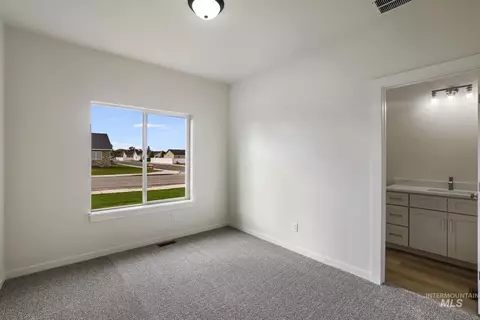 Bedroom - 902 23rd Ave E, Jerome, ID 83338 photo 3 of 7