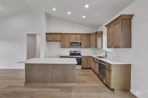 Kitchen - 910 23rd Ave E, Jerome, ID 83338 photo 2 of 4