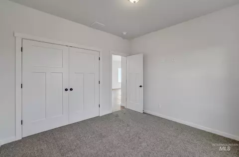 Bedroom - 910 23rd Ave E, Jerome, ID 83338 photo 2 of 3