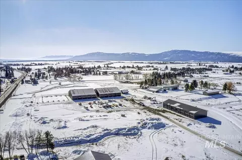41 Sunbridge Dr, Mccall, ID 83638