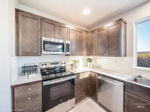 Kitchen - 2049 Sumac Ave, Middleton, ID 83644 photo 2 of 2