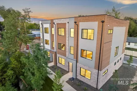 3243 W Moore St, Boise, ID 83702