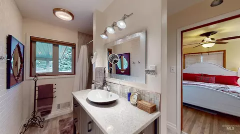 Bath - 2111 Addison Ave E, Twin Falls, ID 83301 photo 2 of 3
