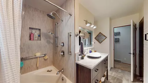 Bath - 2111 Addison Ave E, Twin Falls, ID 83301 photo 3 of 3