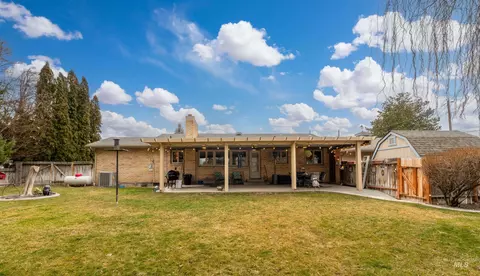 Exterior - 2111 Addison Ave E, Twin Falls, ID 83301 photo 4 of 6