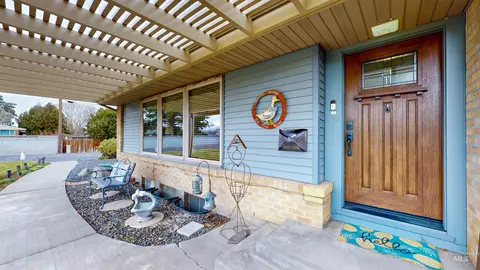Exterior - 2111 Addison Ave E, Twin Falls, ID 83301 photo 5 of 6