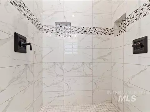 Bath - 1367 N Willowick Ave, Eagle, ID 83616 photo 3 of 5