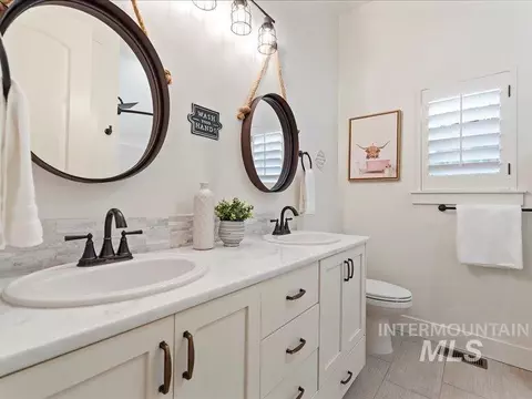 Bath - 1367 N Willowick Ave, Eagle, ID 83616 photo 4 of 5