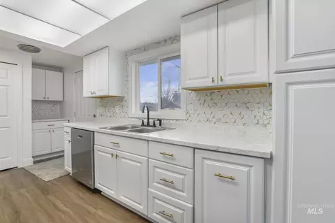 Kitchen - 201 E 27th St, Burley, ID 83318 photo 2 of 2