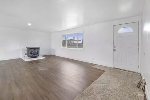 Living - 201 E 27th St, Burley, ID 83318 photo 1 of 3