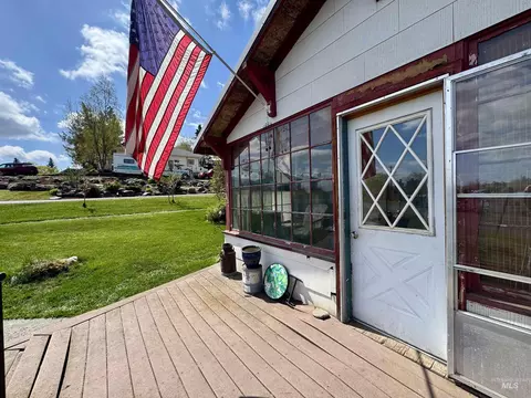 Exterior - 412 Walnut St, Nezperce, ID 83543 photo 2 of 6