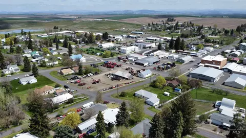 View/Area - 412 Walnut St, Nezperce, ID 83543 photo 3 of 3