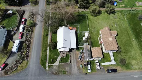 View/Area - 412 Walnut St, Nezperce, ID 83543 photo 2 of 3
